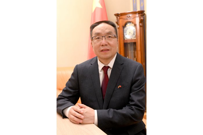 Ambasadorul Chinei în Republica Moldova, Yan Wenbi