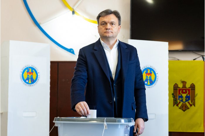 Prim-ministrul Dorin Recean a votat: „Are loc un atac din partea grupărilor criminale. Doar votul poate învinge frauda electorală. Ieșiți la vot!”