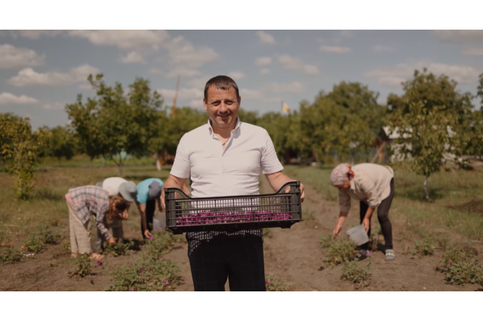 PHOTO Entrepreneur from north Moldova district has business in medicinal plants sector  