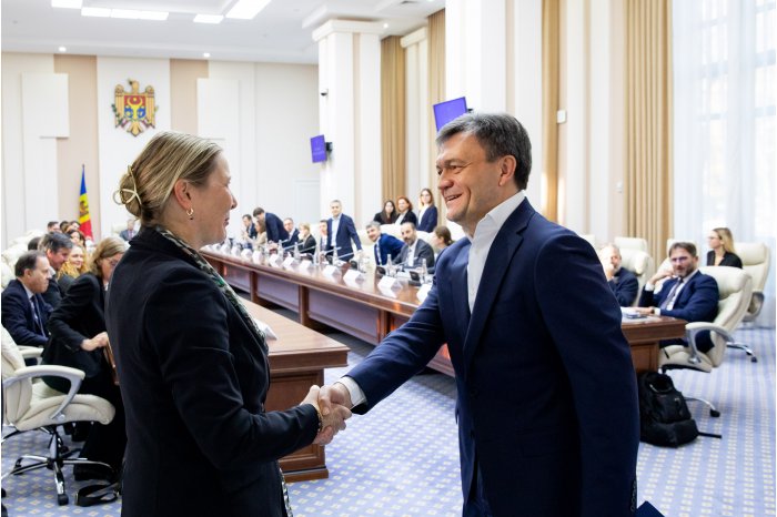 Premierul Dorin Recean, în discuții cu ambasadorii