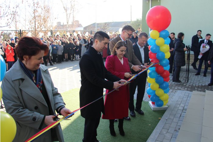 Education block opened at Mihai Eminescu Lyceum from Comrat city, with Romania's financial support 