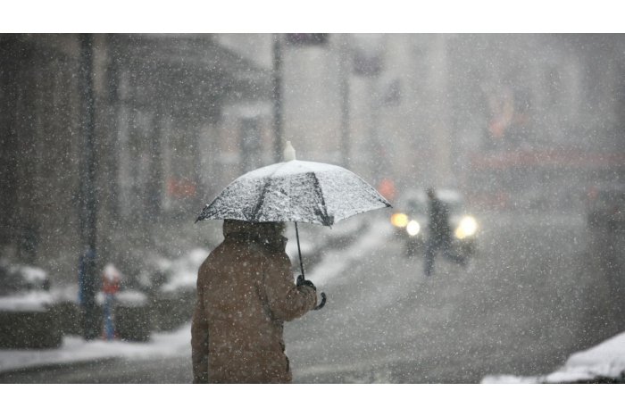 METEO // Ploi și lapoviță, pe timp de noapte. Ziua - pericol de ghețuș