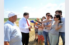 Ministrul Agriculturii și Industriei Alimentare Eduard Grama a efectuat o vizită de lucru în raionul Rezina, în contextul desfășurării sezonului de seceriș.'